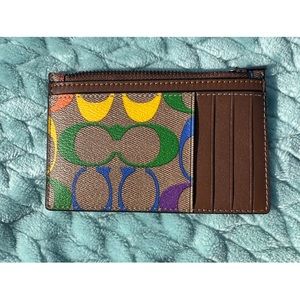 Coach New York C9862 Pride Rainbow card case card case wallet new khaki zip